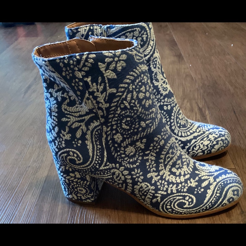 Indigo Rd. Boots - Picture 2 of 2
